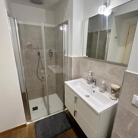 住宿加早餐酒店 La Magia Del Mare 圣雷默